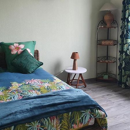Hotel Restaurant Du Commerce Poulainville エクステリア 写真
