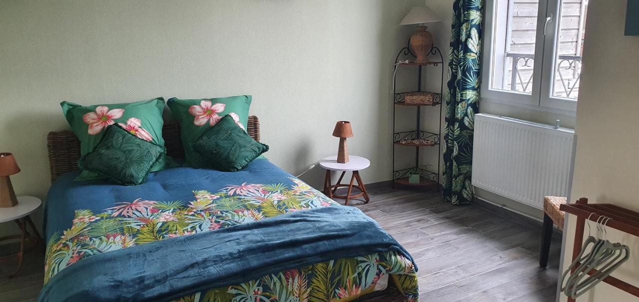 Hotel Restaurant Du Commerce Poulainville エクステリア 写真