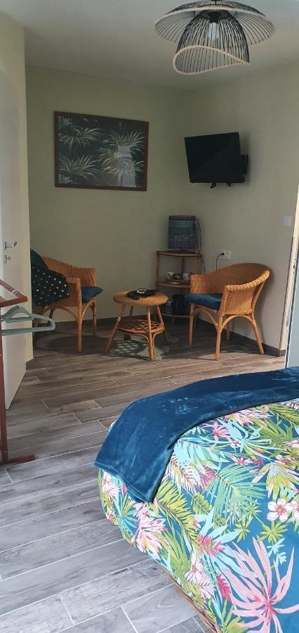 Hotel Restaurant Du Commerce Poulainville エクステリア 写真