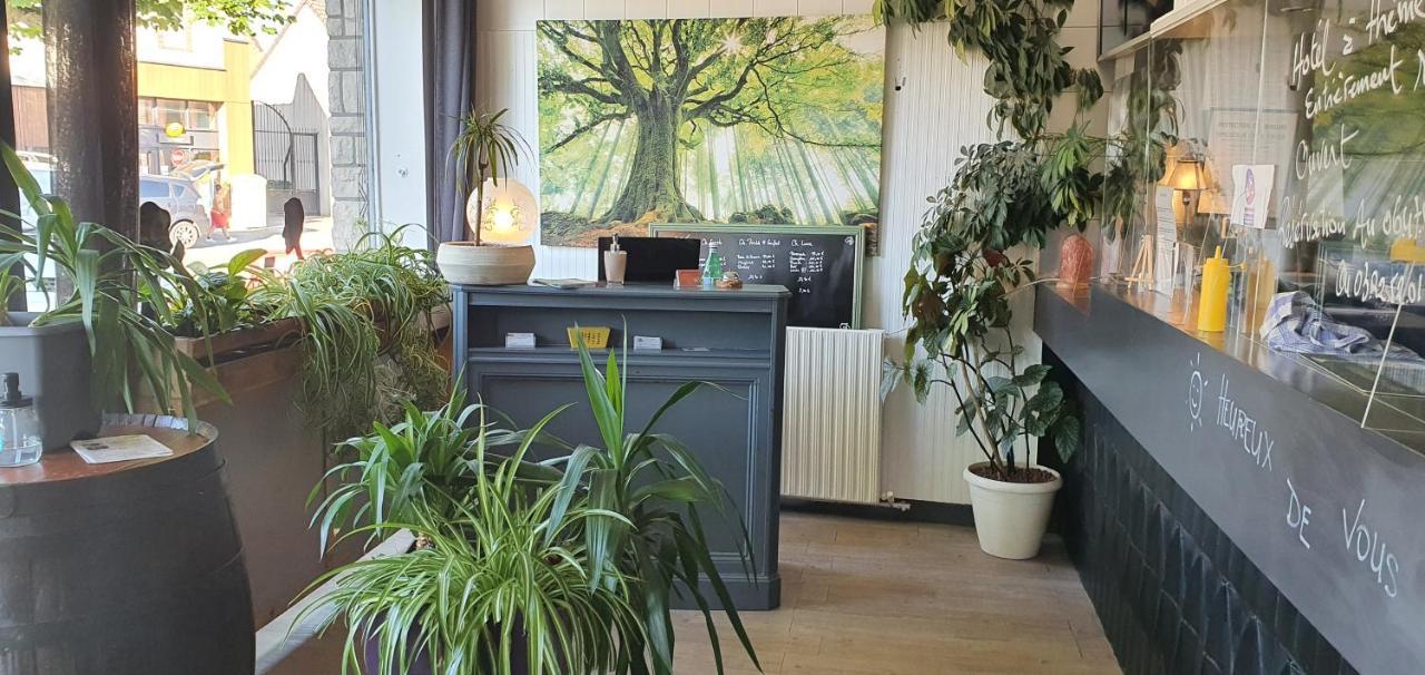 Hotel Restaurant Du Commerce Poulainville エクステリア 写真